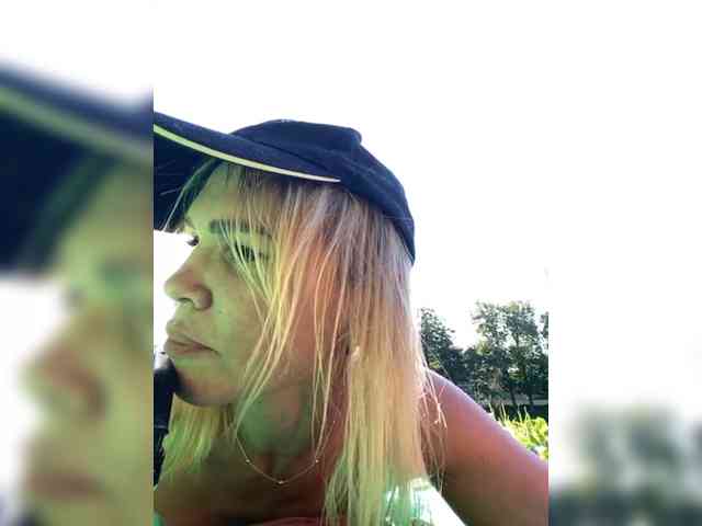 Lisa1225 webcam