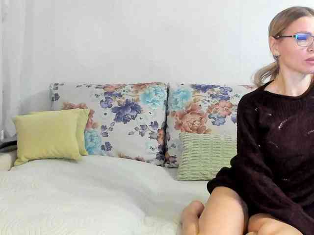 Lisa1225 webcam