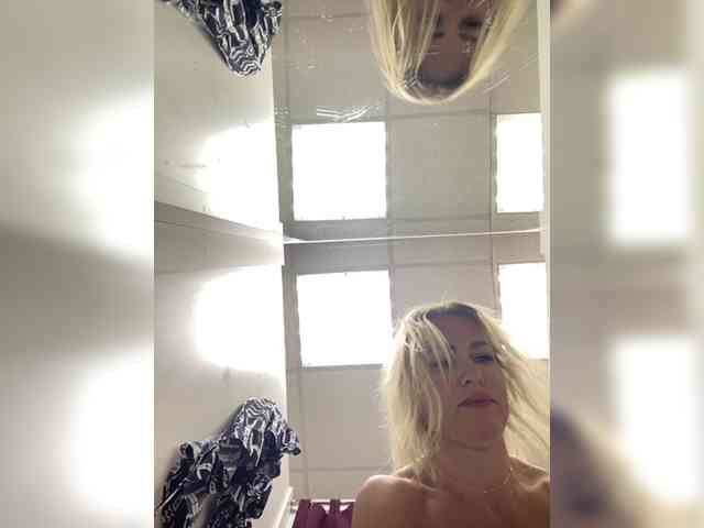 Lisa1225 webcam