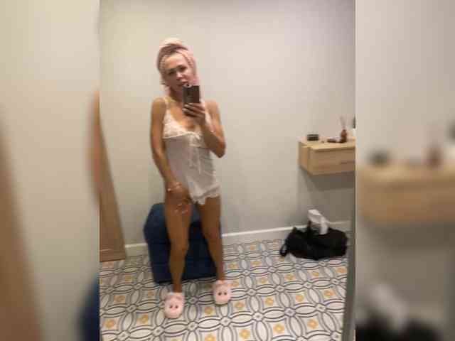 Lisa1225 Live Webcam on BongaCams Lisa1225 Live Webcam on BongaCams