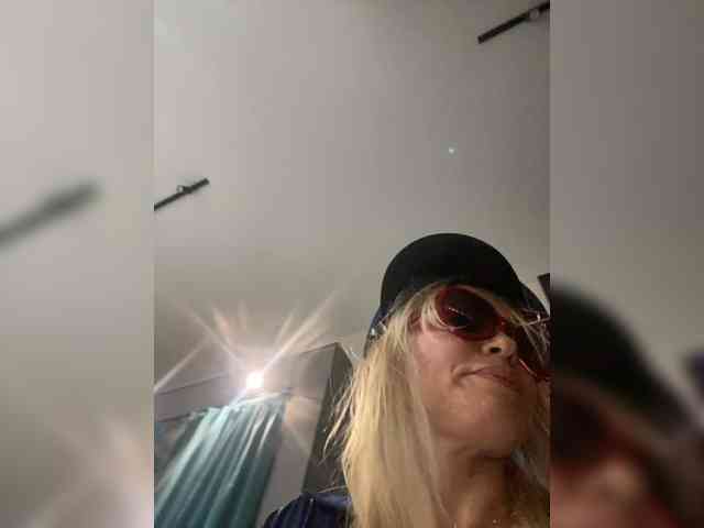 Lisa1225 webcam