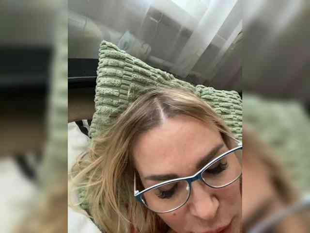 Lisa1225 webcam