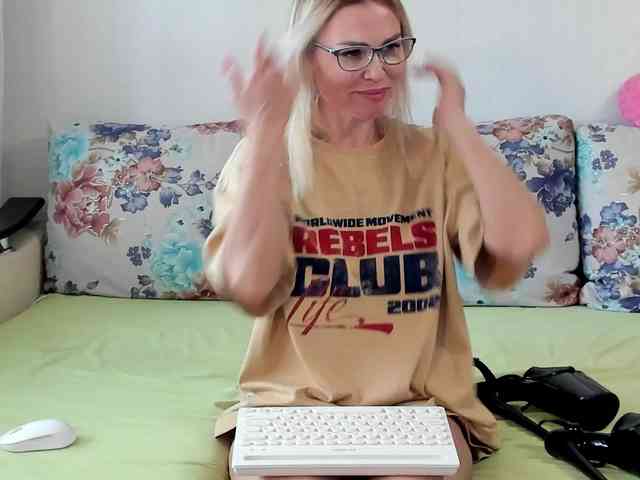Lisa1225 webcam