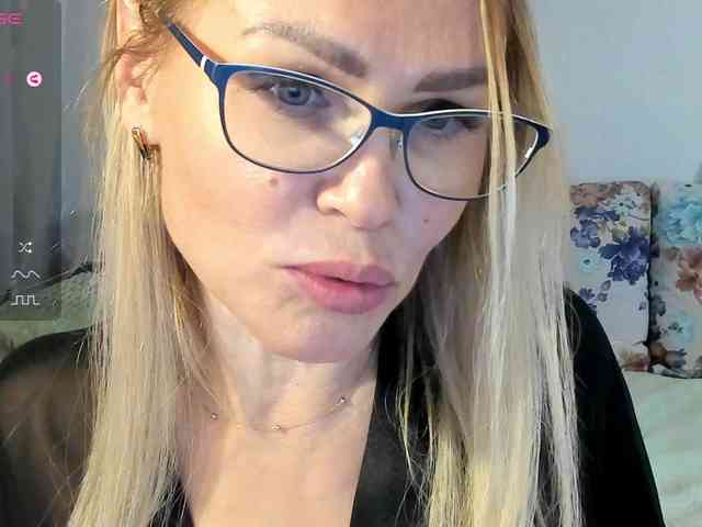 Lisa1225 webcam