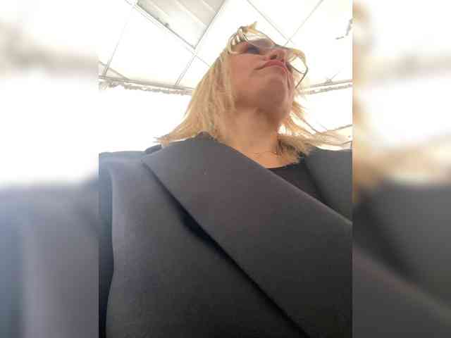 Lisa1225 webcam