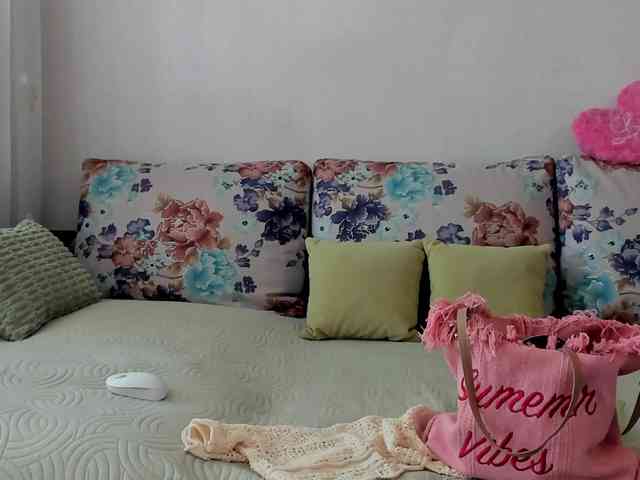 Lisa1225 webcam