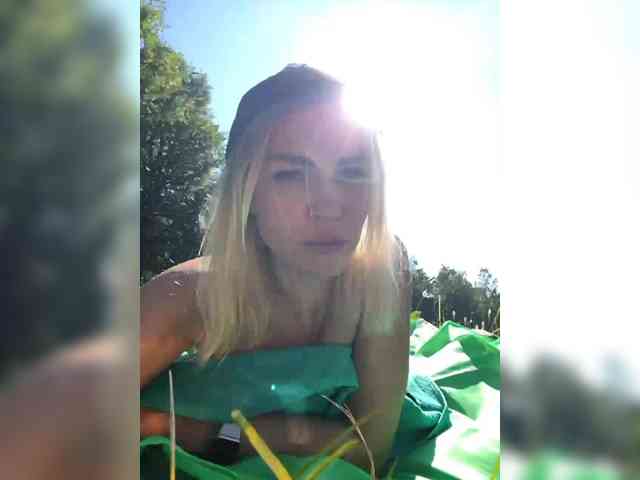 Lisa1225 webcam