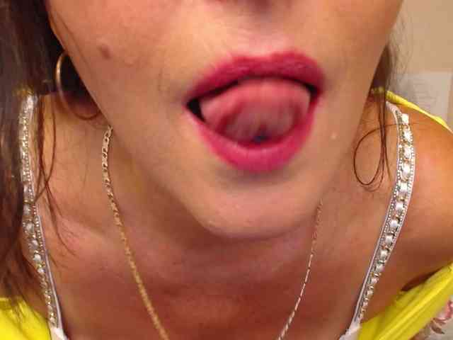 SophieKiss webcam