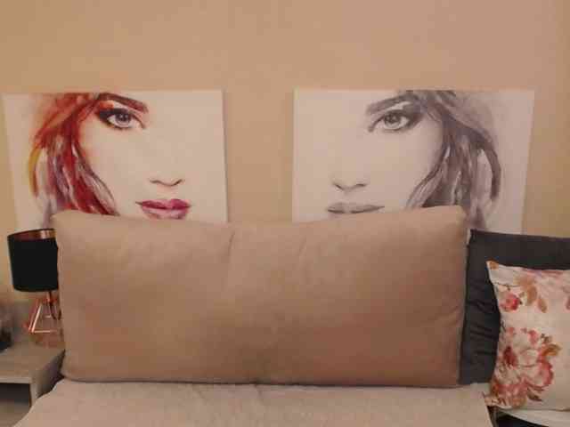 SophieKiss webcam