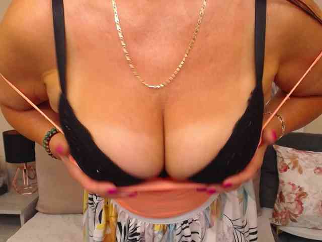 SophieKiss webcam