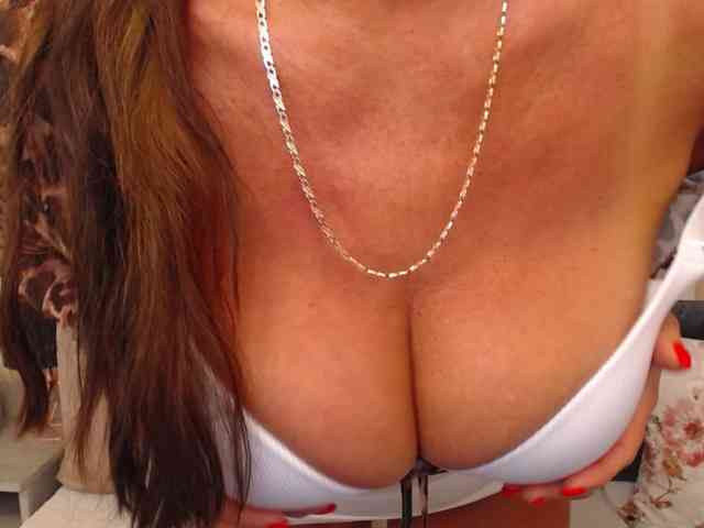SophieKiss webcam