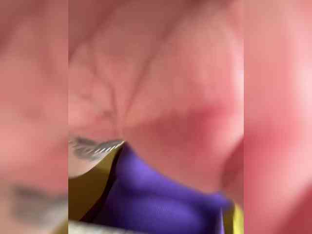 Vikki_Fox webcam