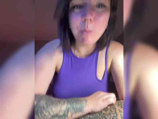 Vikki_Fox webcam