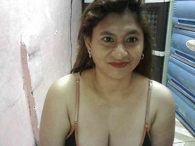 peenastyfame Live Webcam on BongaCams