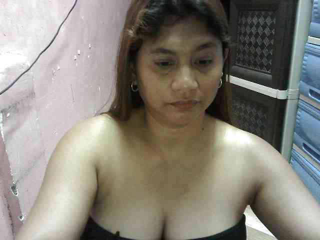 peenastyfame Live Webcam on BongaCams