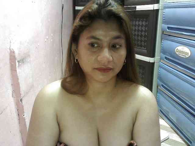 peenastyfame Live Webcam on BongaCams