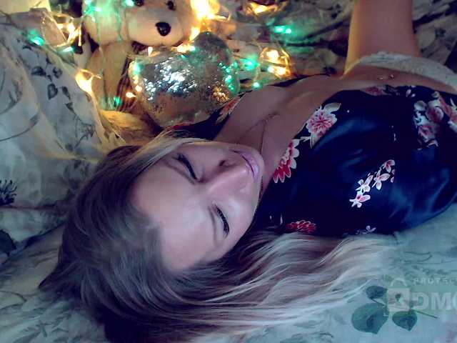 Gasoli_ne's BongaCams show and profile