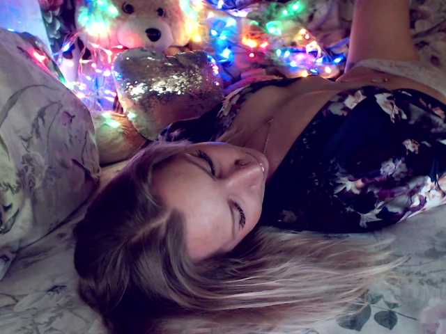 Gasoli_ne's BongaCams show and profile