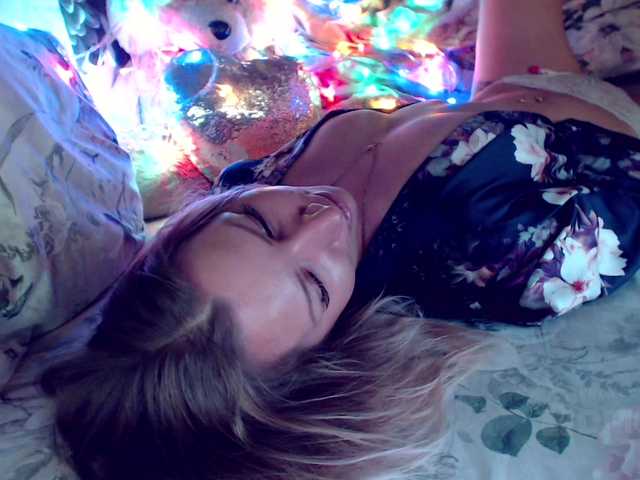 Gasoli_ne's BongaCams show and profile