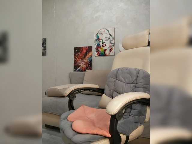 MonnaSky's BongaCams show and profile