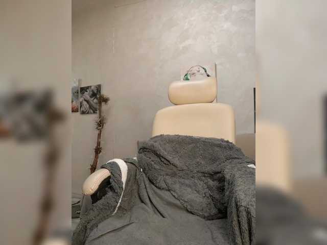 MonnaSky's BongaCams show and profile