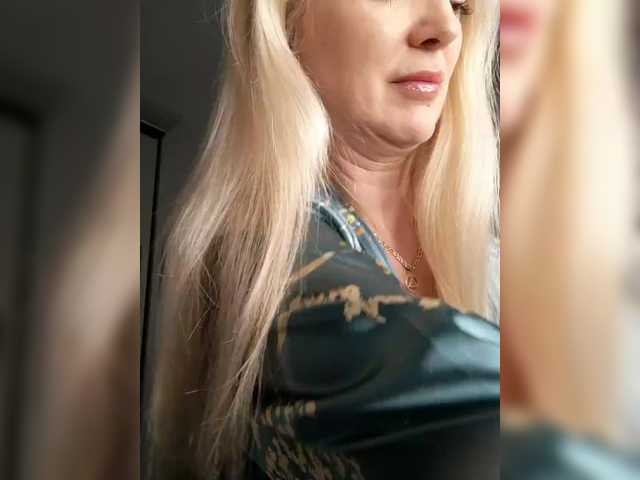 MonnaSky's BongaCams show and profile