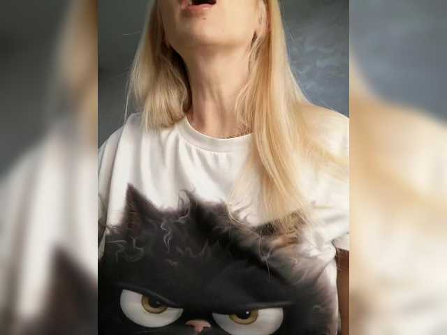 MonnaSky's BongaCams show and profile