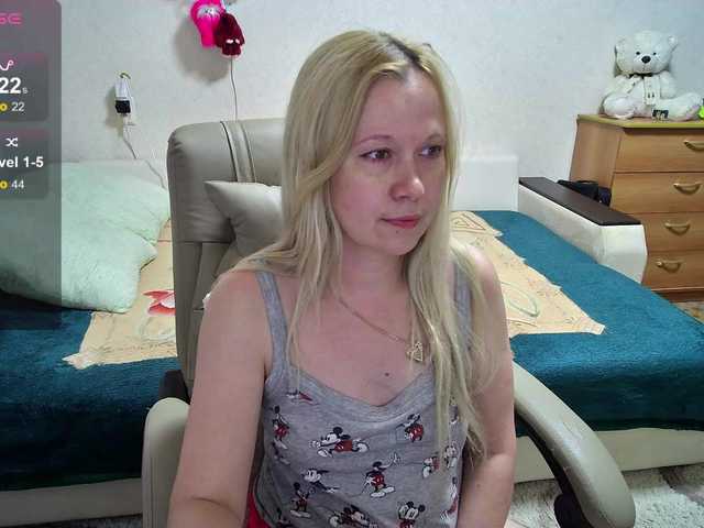  Misslyolika chat room