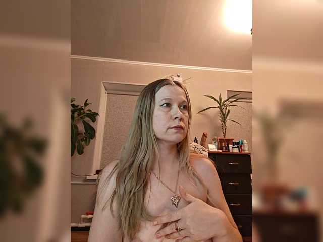 Misslyolika's BongaCams show and profile