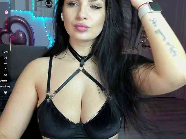 Swarowskaya Live Webcam on BongaCams