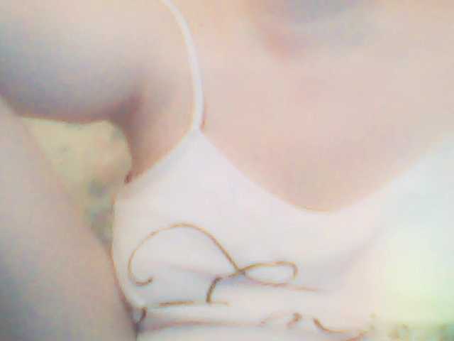 XMomentX1's BongaCams show and profile