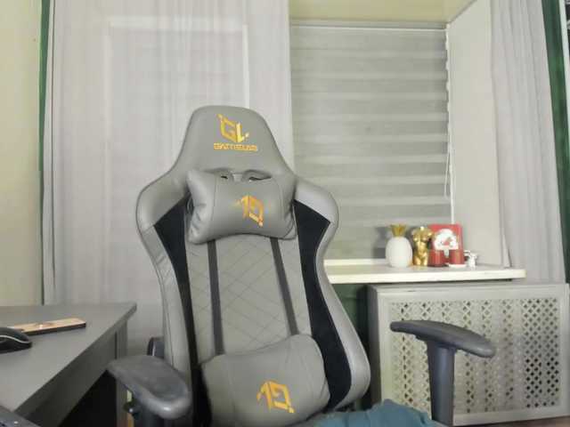 Aariella's BongaCams show and profile