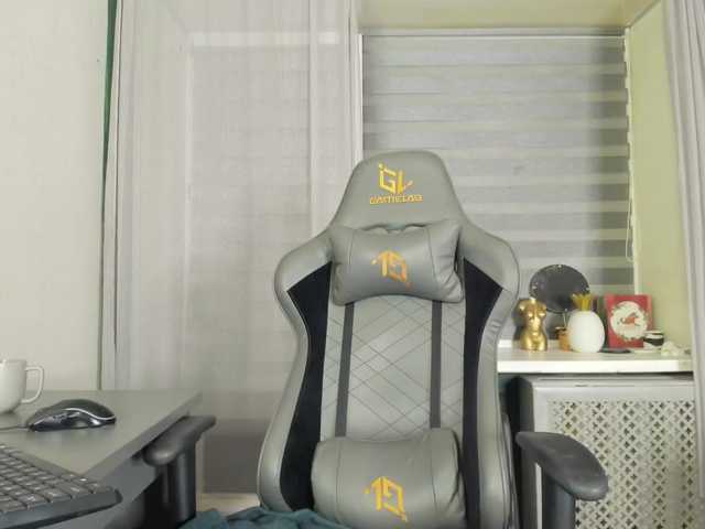 Aariella's BongaCams show and profile