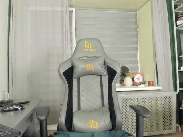 Aariella's BongaCams show and profile