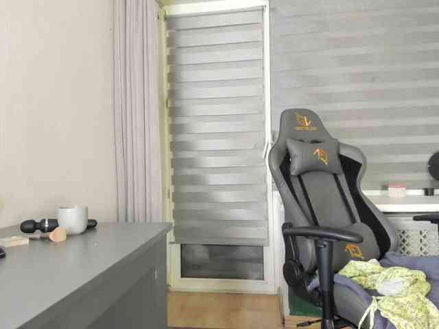 1_Aariella_1 webcam