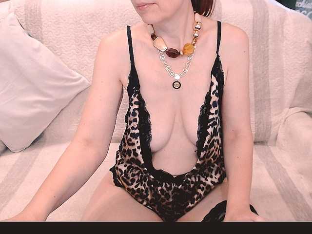 oksiss's BongaCams show and profile