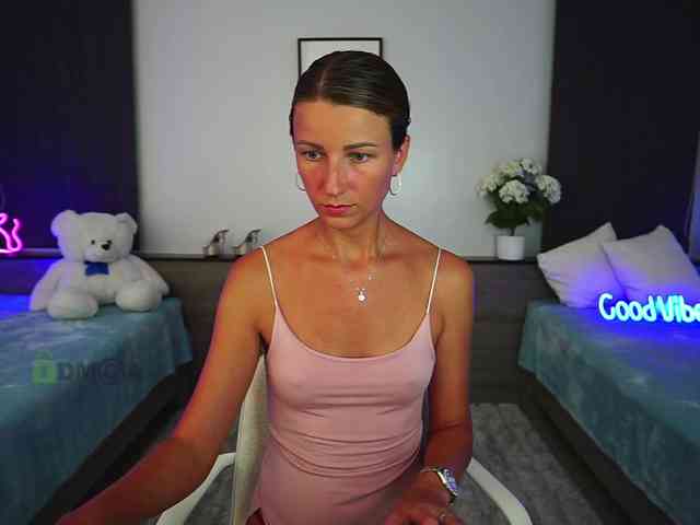 Anna_Shine webcam