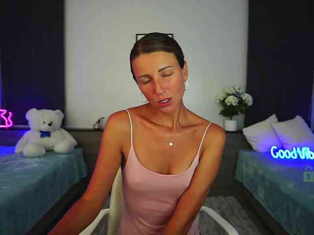Anna_Shine webcam