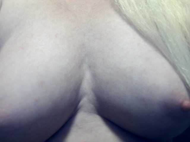 Lilia103's BongaCams show and profile