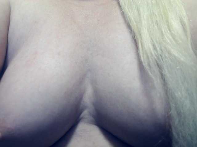 Lilia103's BongaCams show and profile