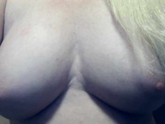 Lilia103's BongaCams show and profile