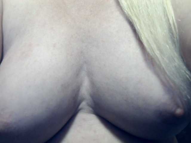 Lilia103's BongaCams show and profile