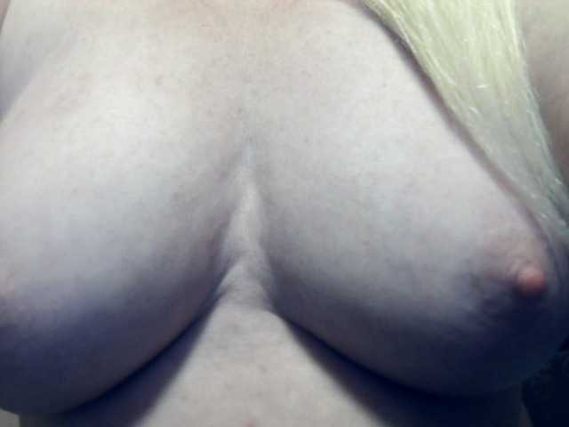 Lilia103's BongaCams show and profile