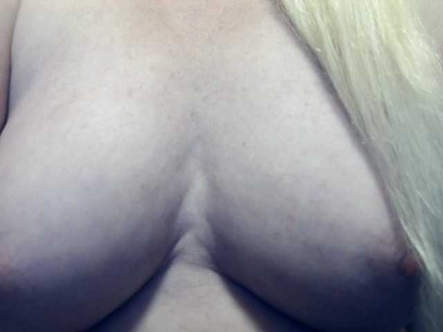 Lilia103's BongaCams show and profile