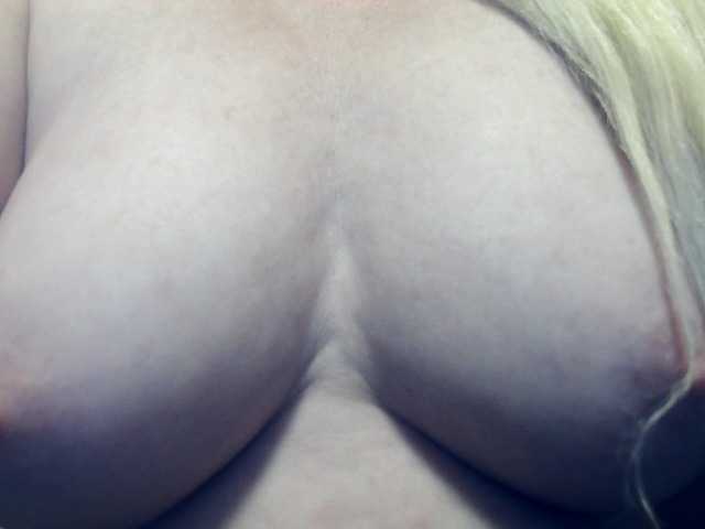 Lilia103's BongaCams show and profile