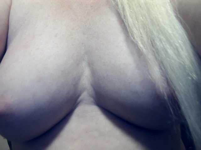 Lilia103's BongaCams show and profile