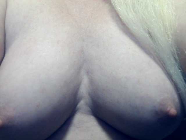 Lilia103's BongaCams show and profile