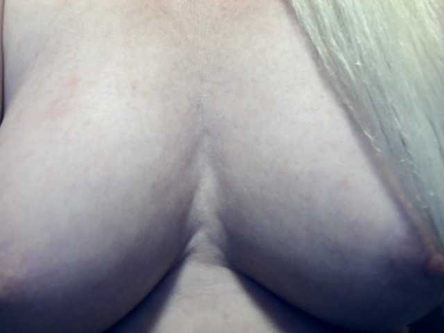 Lilia103's BongaCams show and profile