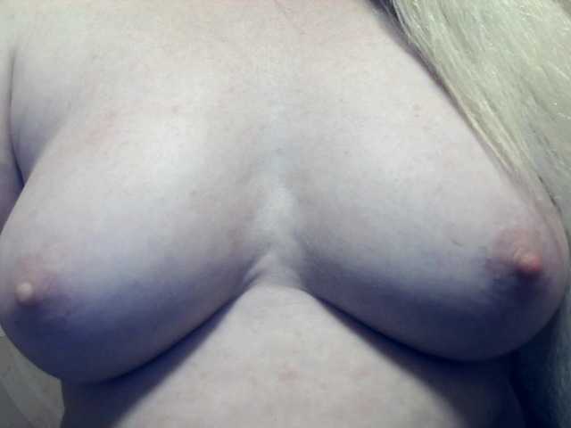 Lilia103's BongaCams show and profile