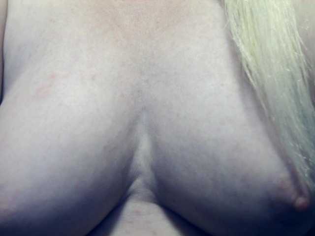 Lilia103's BongaCams show and profile